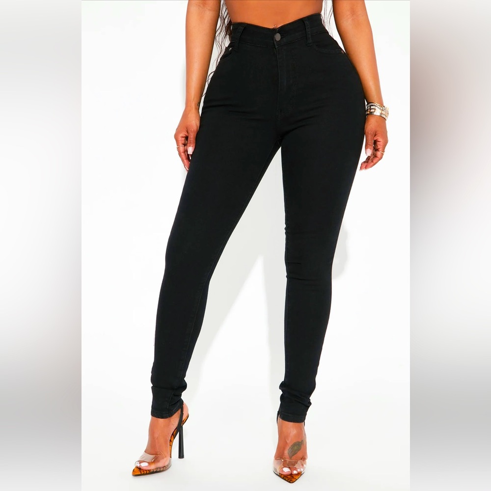 NWOT Fashion Nova Coraline High Rise Skinny Jeans - Black, Size 7/8 Slim Thick